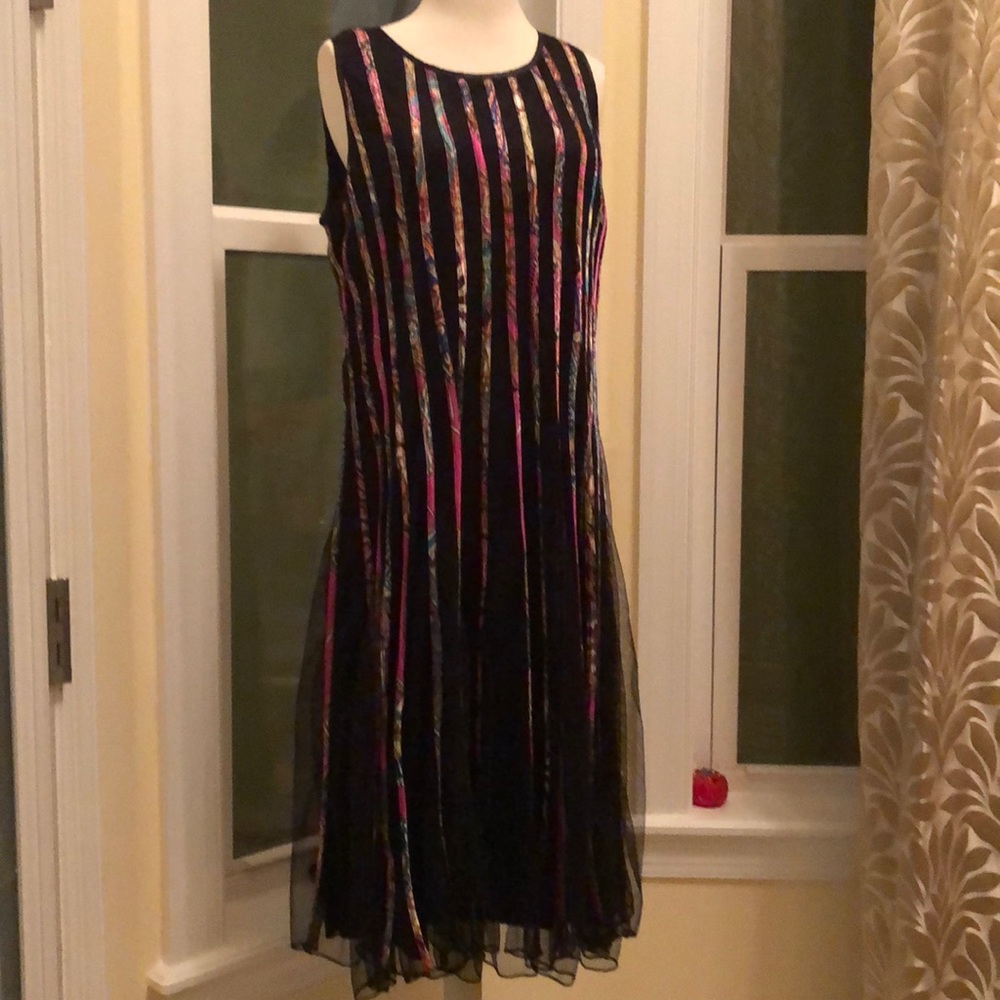 NWOT Pyramid collection L  Floral shear With slip